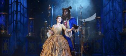 Una escena del musical 'La bella y la bestia'.