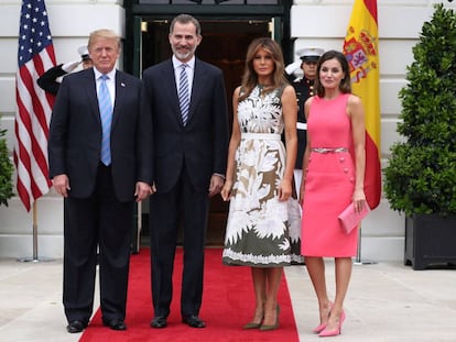 Los Reyes junto al presidente de los EE UU y la primera dama. 