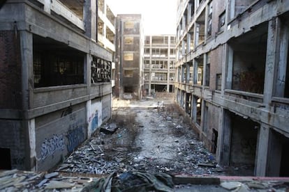 La abandonada f&aacute;brica de Packard en Detroit en 2010.