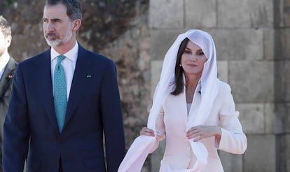 Felipe VI y Letizia, en la visita al Mausoleo de Mohamed V, en Rabat.