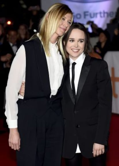 Ellen Page, com Samantha Thomas.