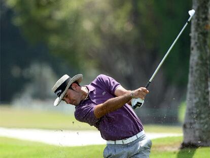 Álvaro Quirós golpea la bola durante el torneo de Doral.