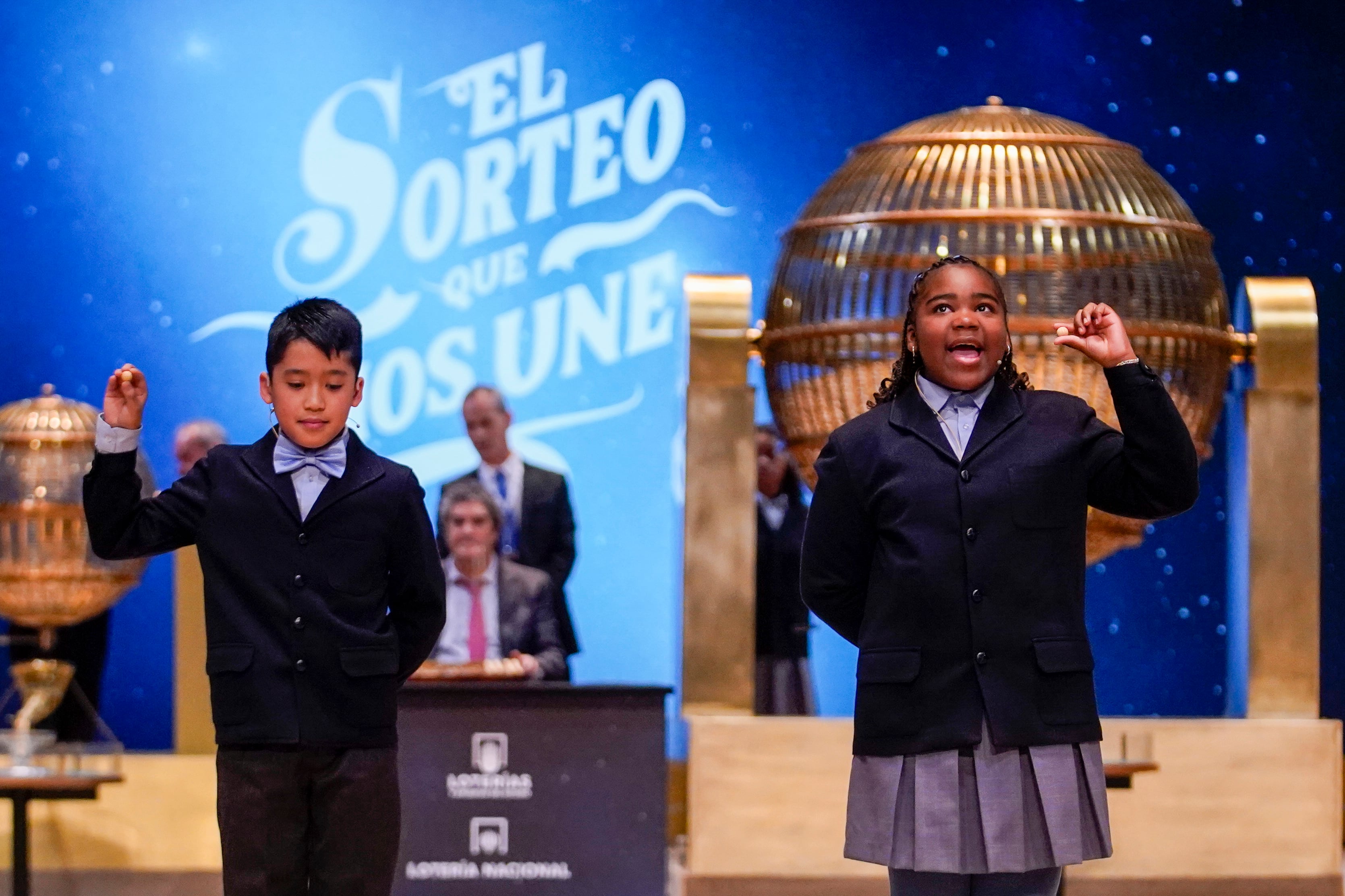 DVD1245 (22/12/2024) Los niños de San Ildefonso cantan un tercer premio durante el Sorteo de la lotería de navidad en el Teatro Real en Madrid. ANDREA COMAS