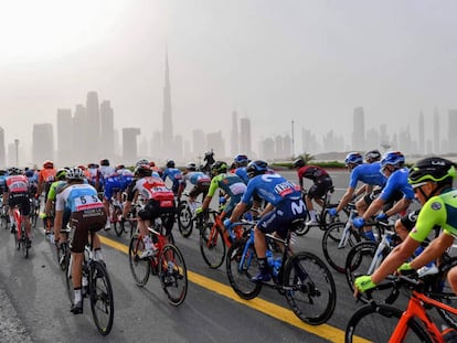 Imagen de una etapa del Tour de Emiratos a su paso por Dubái.