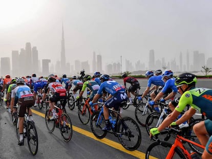 Imagen de una etapa del Tour de Emiratos a su paso por Dubái.