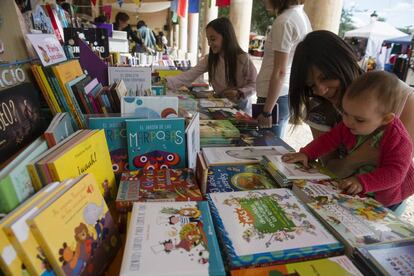 La Ballena de cuentos es una librería especializada en literatura infantil y juvenil que expone durante la Maratón.