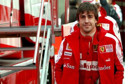 Fernando Alonso, durante los entrenamientos del GP de Bahrein.