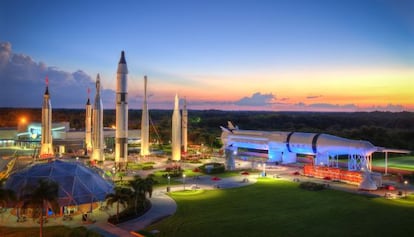 Cohetes en el Rocket Garden del Kennedy Space Center.