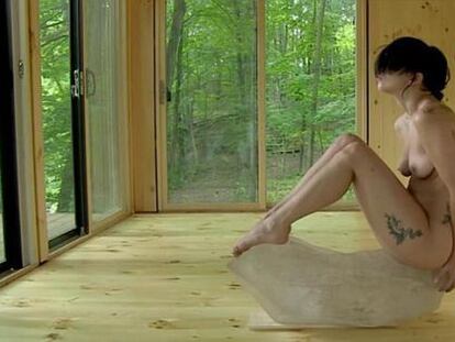 Lady Gaga, en una imagen del vídeo de Marina Abramovic.