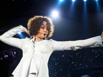 Whitney Houston durante uno de sus conciertos en 2010.