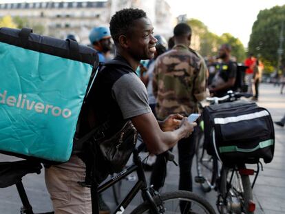 Un repartidor de Deliveroo en París el pasado 7 de agosto