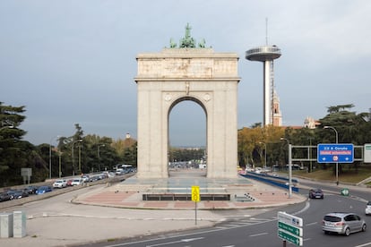 Arco de la Memoria, en el barrio de la Moncloa, en Madrid.