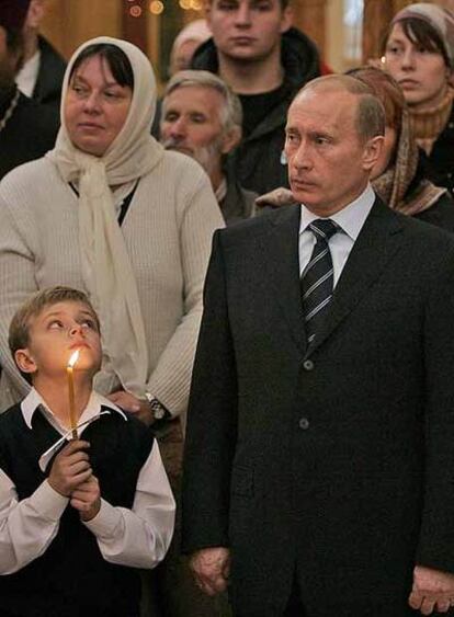 Putin, en la iglesia de los Santos Mártires y Confesores en Bútovo.