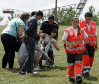 Imágenes de familiares de las víctimas del accidente ferroviario de Santiago de Compostela.