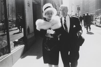 New York, ca. 1962. Gelatina de plata. Garry Winogrand Archive, Center for Creative. Photography, University of Arizona. © The Estate of Garry Winogrand, cortesía Fraenkel Gallery, San Francisco.