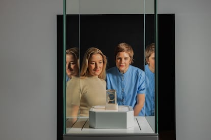 Helen Molesworth y Rachel Garrahan, comisarias del V&A y curadoras de la exposición.