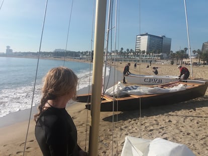 Patines de vela del CPVB en la playa del Somorrostro de Barcelona.