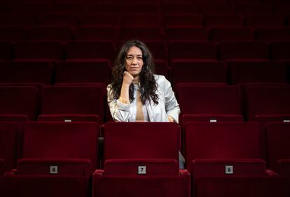 La artista argentina Lorena Vega estrena su obra autobiográfica 'Imprenteros' en el centro cultural de Conde Duque.