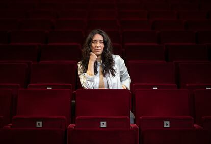 La artista argentina Lorena Vega estrena su obra autobiográfica 'Imprenteros' en el centro cultural de Conde Duque.