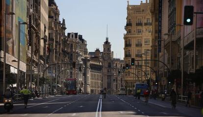 In photos: Madrid’s Gran Vía thoroughfare was closed to traffic on Tuesday (Spanish captions).