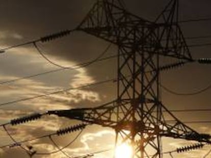 La luz se venderá este sábado a su segundo precio más alto de la historia