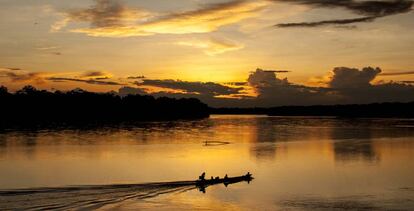 Los achuar navegan y pintan de diversidad los ríos de oro del Ecuador.