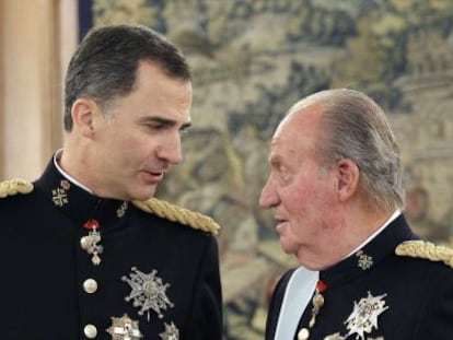 Felipe VI y el rey Juan Carlos el pasado jueves en La Zarzuela antes de la ceremonia de proclamación.