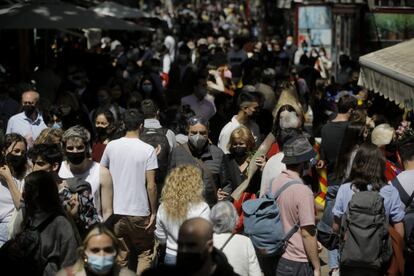 La Rambla de Barcelona es converteix, com cada any, en una de les cites preferides dels barcelonins.