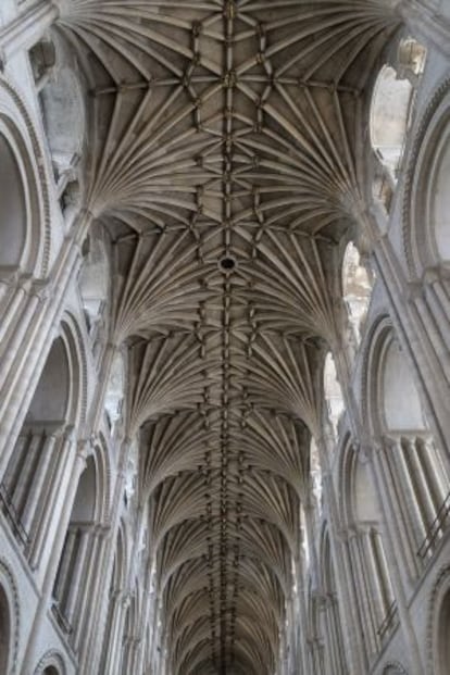 La bóveda gótica en abanico (o palmeada) de la catedral anglicana de Norwich.