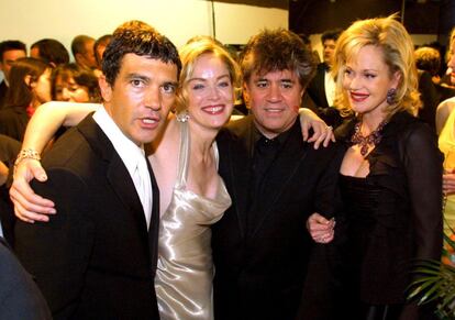 En 2002, la actriz coincidió con Pedro Almodóvar, Antonio Banderas y, su entonces mujer, Melanie Griffith en una de las fiestas celebradas tras el Festival de Cannes de ese año.