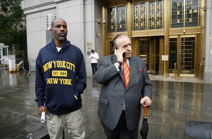 El rapero DMX a la salida del juzgado de Nueva York donde se le declaró culpable de evadir casi dos millones de dólares en impuestos.