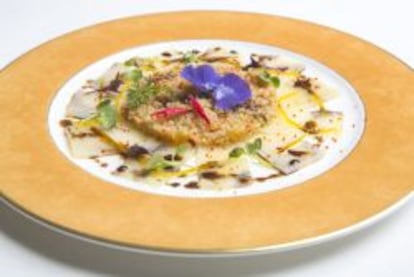 Carpaccio de bacalao con quínoa, de Zalacain.