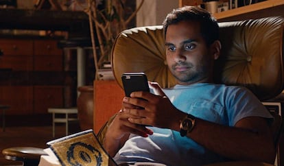 Azaz Ansari na segunda temporada de ‘Master of None’.