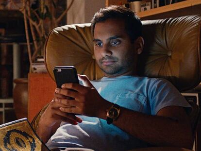 Azaz Ansari en la segunda temporada de &#039;Master of None&#039;.