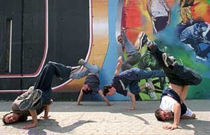 Bailarines de <i>hip-hop.</i>