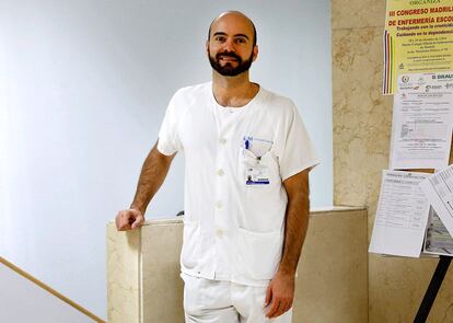 El médico Fernando de la Calle, especialista en Medicina Tropical del hospital Carlos III de Madrid.