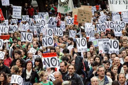 Thousands of people marched through downtown Madrid last Thursday in protest at the cutbacks and educational reform.