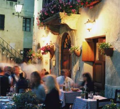Terraza de un restaurante en Pienza, en la Toscana.