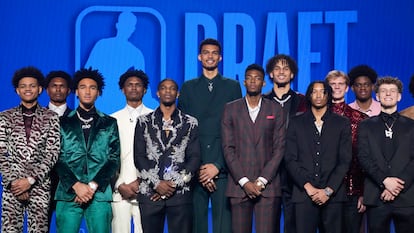 The top players in the 2023 draft with Frenchman Victor Wembanyama, the tallest, in the center.