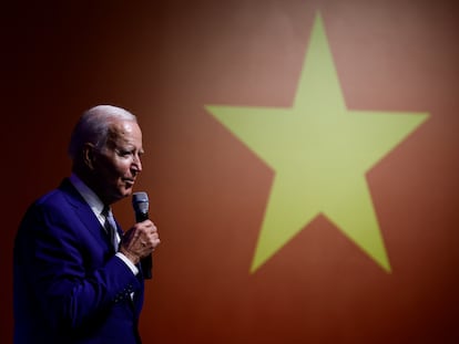 El presidente estadounidense Joe Biden, en una conferencia de prensa en Hanoi, este domingo.