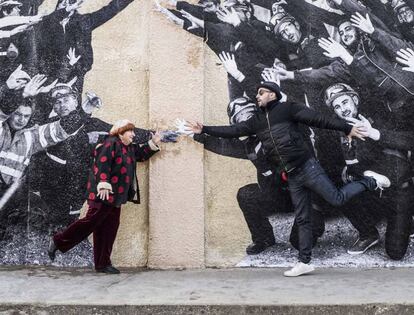 Agnès Varda y el fotógrafo JR, en el útimo documental de la directora.