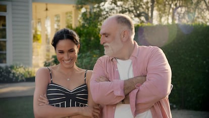 Meghan Markle y el chef José Andrés en una escena del capítulo 8 del programa 'Con Amor, Meghan', de Netflix.