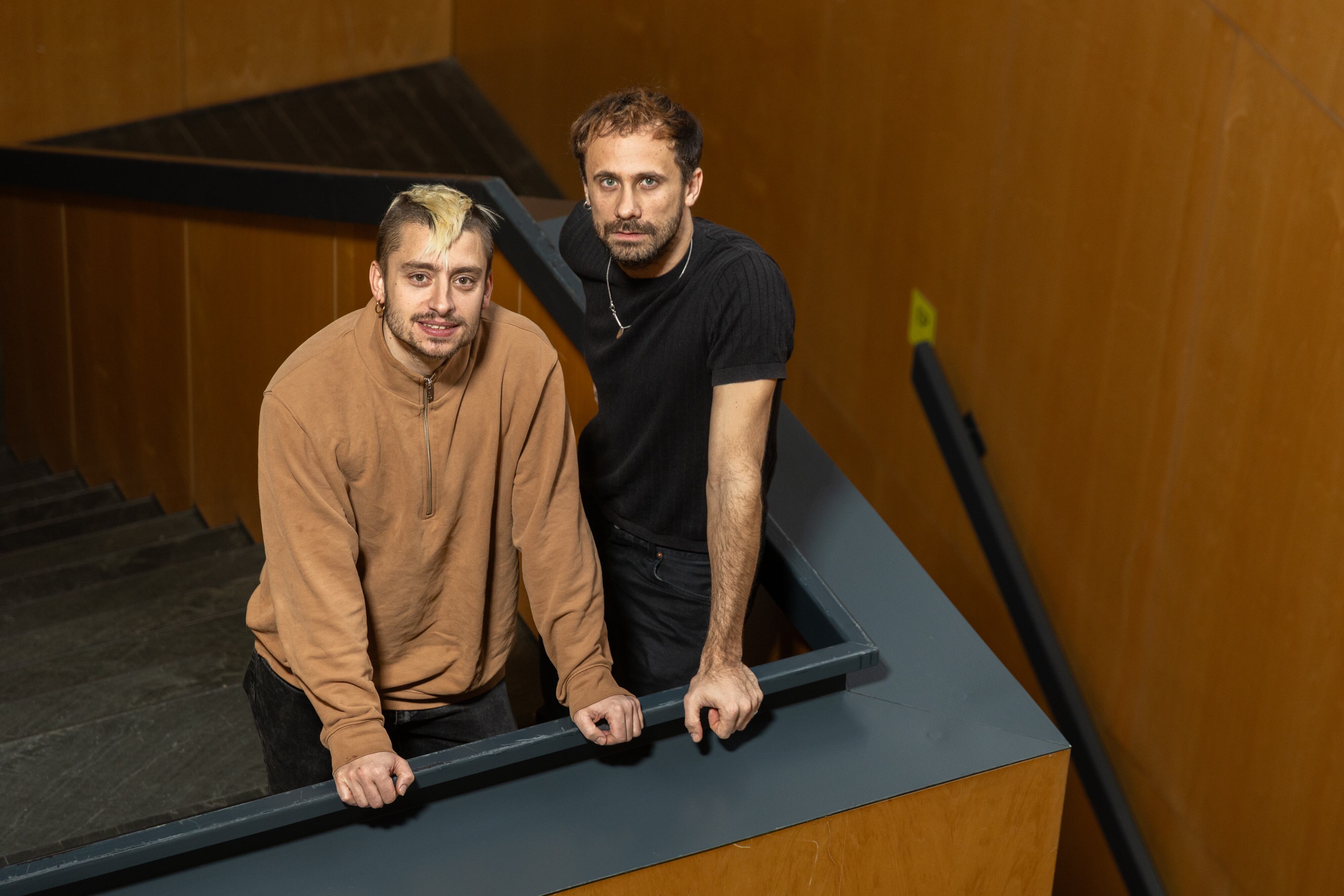 Oriol Pla (derecha) y Pau Matas, ayer en el teatro Valle-Inclán de Madrid. 