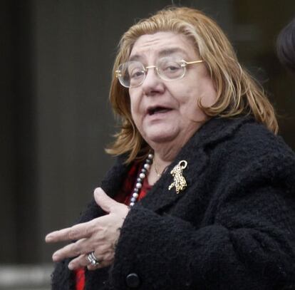 Judge Coro Cil&aacute;n walks outside the courthouse in Plaza Castilla.