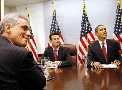 El presidente electo de Estados Unidos, Barack Obama, hoy durante la reunión con su equipo económico y algunos de sus asesores