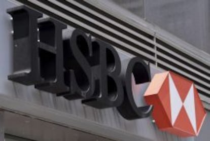 En la imagen, logotipo de la sede del banco HSBC. EFE/Archivo