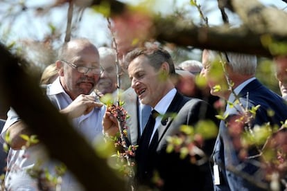 El presidente franc&eacute;s, Nicolas Sarkozy, de visita en Fabr&egrave;gues, al sur de Francia.