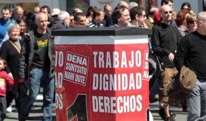 Un momento de la manifestación de LAB en el centro de San Sebastián