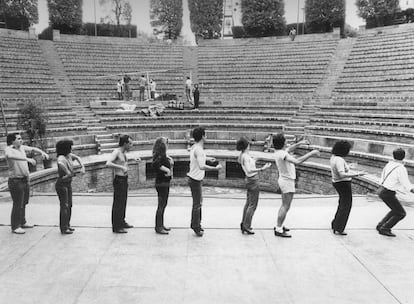 Dagoll Dagom ensayando 'Glups!' en el Grec en 1983.