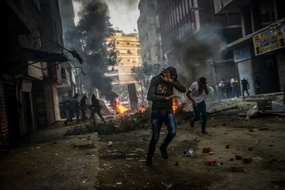 Enfrentamientos en el barrio de Alf Maskan de El Cairo después de la oración del viernes.